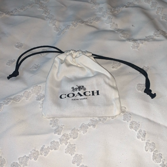 NWT Coach Rose Gold Earrings and Necklace Set in Pouch - Picture 2 of 5